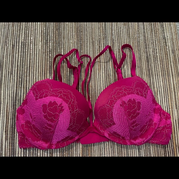 Victoria Secret push up bra - Picture 1 of 3